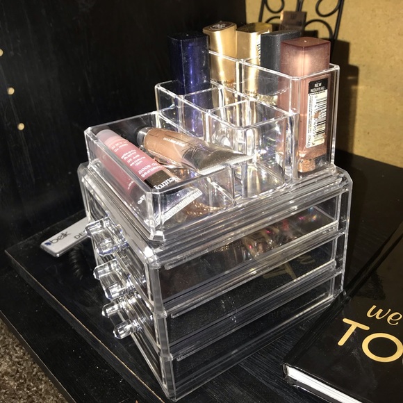 MakeUp Kit - Picture 1 of 3